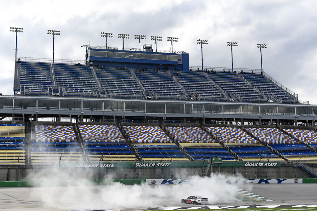 NASCAR Cup Series Quaker State 400 Presented by Walmart